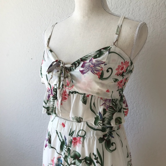 WHITE FLORAL CROPPED BUSTIER TOP SHORTS CO ORD SET - Picture 5 of 15